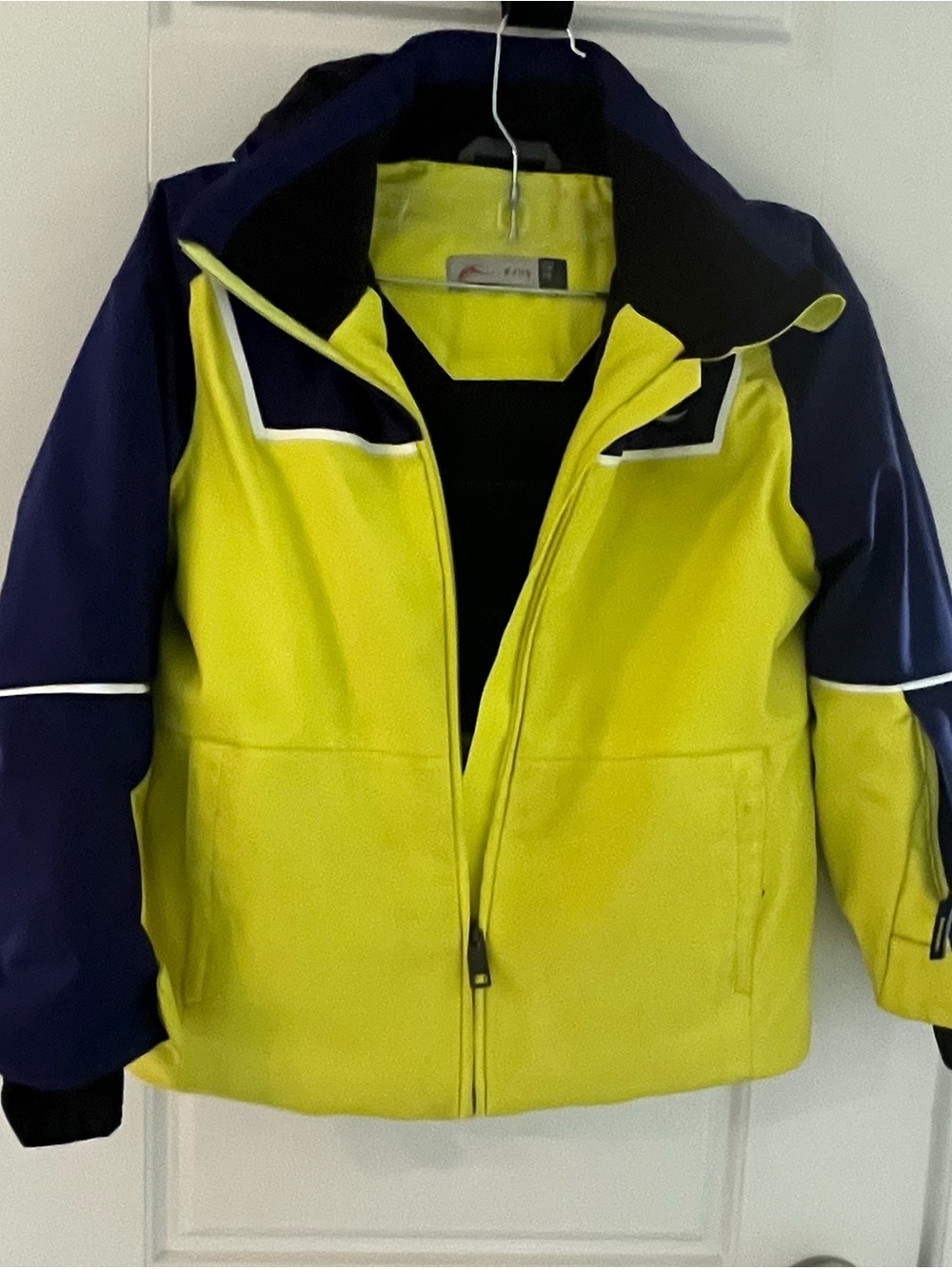KJUS
Kids Neon Yellow & Navy Hooded Rain Jacket
European size 116/USA 6